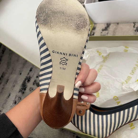 Gianni Bini striped heels - Picture 2 of 3